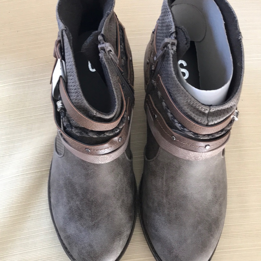 So brand boots
